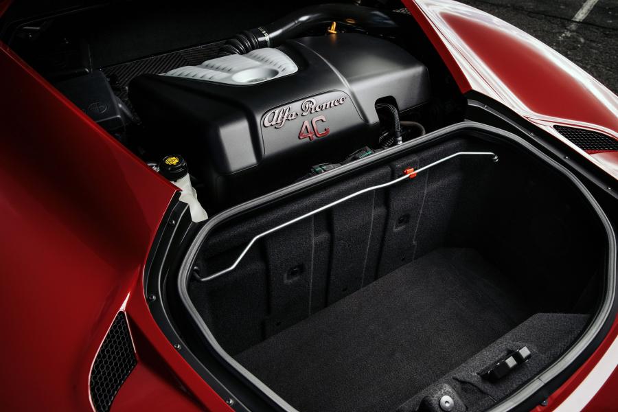 Багажник Alfa Romeo 4C Launch Edition (960) 2015 года  (AU) (фото 26 из 40)
